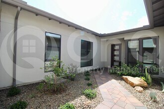 813 E Corral Rd in Phoenix, AZ - Building Photo - Building Photo