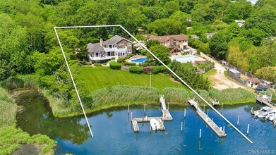 40 Overlook Dr in Aquebogue, NY - Building Photo - Building Photo