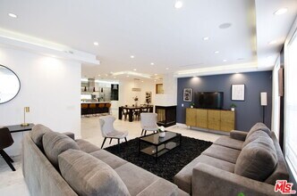 355 S Sycamore Ave in Los Angeles, CA - Building Photo - Building Photo