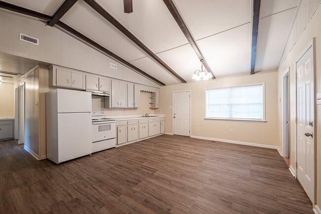 property at 4 Fulmer Ln