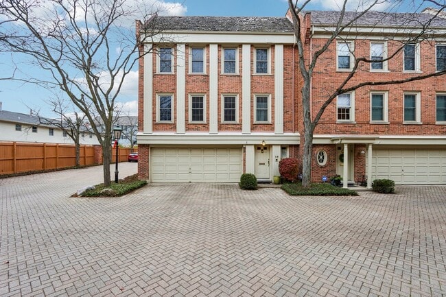 19 Landmark St in Northfield, IL - Building Photo - Building Photo