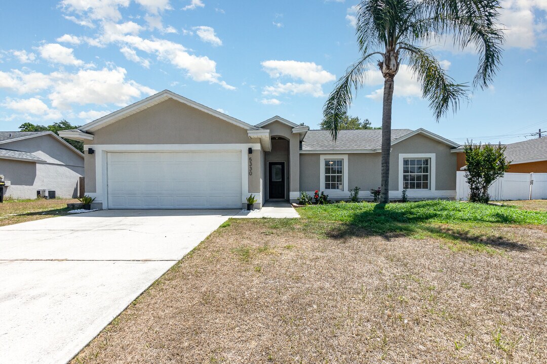 5330 Keely Ct in Lakeland, FL - Foto de edificio