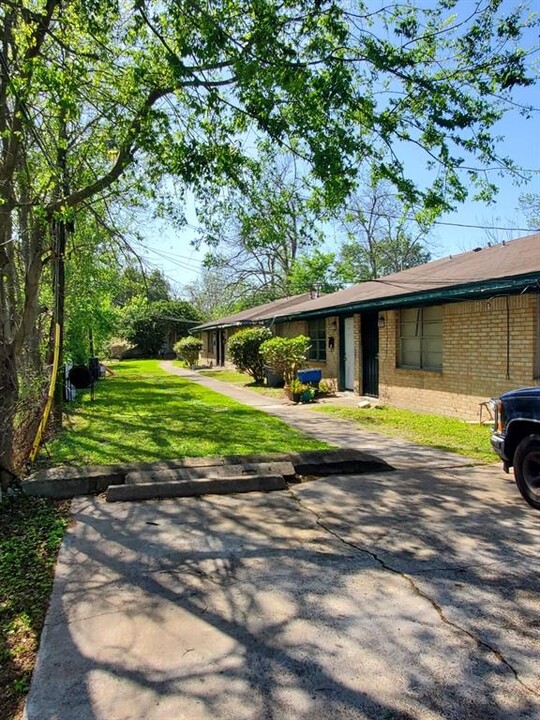 5603 Pickfair St in Houston, TX - Building Photo