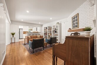 2510 Santiago St in Santa Ana, CA - Building Photo - Building Photo