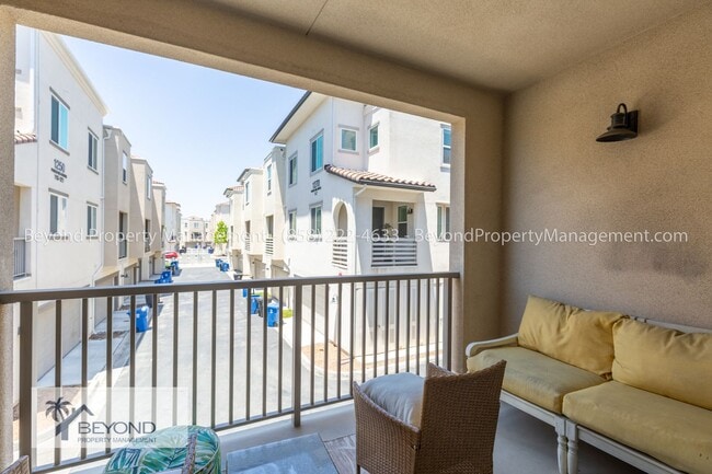 1251 Paseo Sea Grass in San Diego, CA - Building Photo - Building Photo