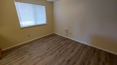 4612 73rd Pl NE-Unit -Unit 3 in Marysville, WA - Foto de edificio - Building Photo