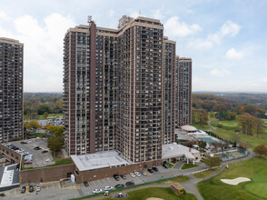 North Shore Towers in Floral Park, NY - Building Photo - Building Photo