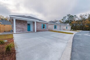 108 Clearing Wy in Valparaiso, FL - Building Photo