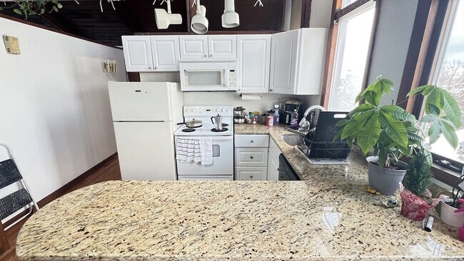 658 Revere Beach Blvd, Unit 3 in Revere, MA - Building Photo - Building Photo