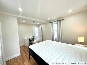 11 Burrell St in Boston, MA - Building Photo - Building Photo