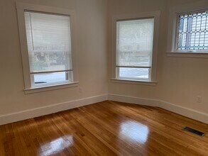 37 Brook St in Brookline, MA - Building Photo - Building Photo