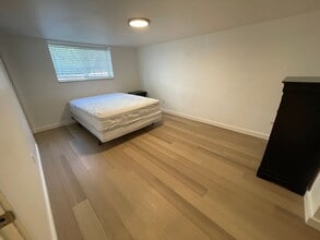 2427 NE 9th Ave in Portland, OR - Building Photo - Building Photo