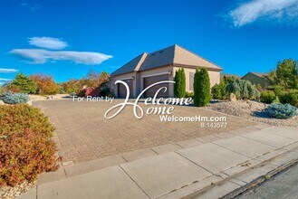 15020 Redmond Lp in Reno, NV - Building Photo - Building Photo