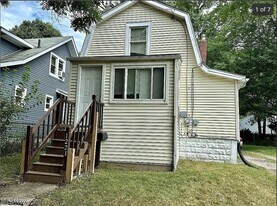 1223 Atwood Ave in Akron, OH - Building Photo