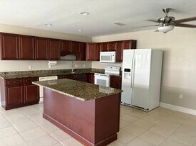 139 Cultural Park Blvd, Unit 139 Cultural Parkway Blvd in Cape Coral, FL - Building Photo