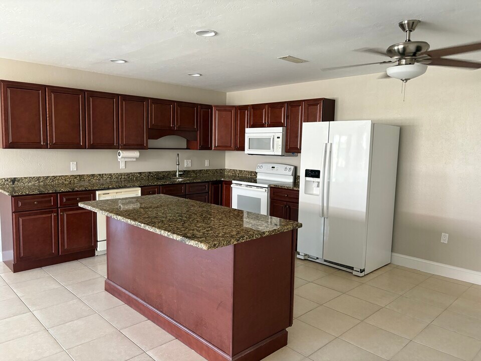 139 Cultural Park Blvd, Unit 139 Cultural Parkway Blvd in Cape Coral, FL - Foto de edificio