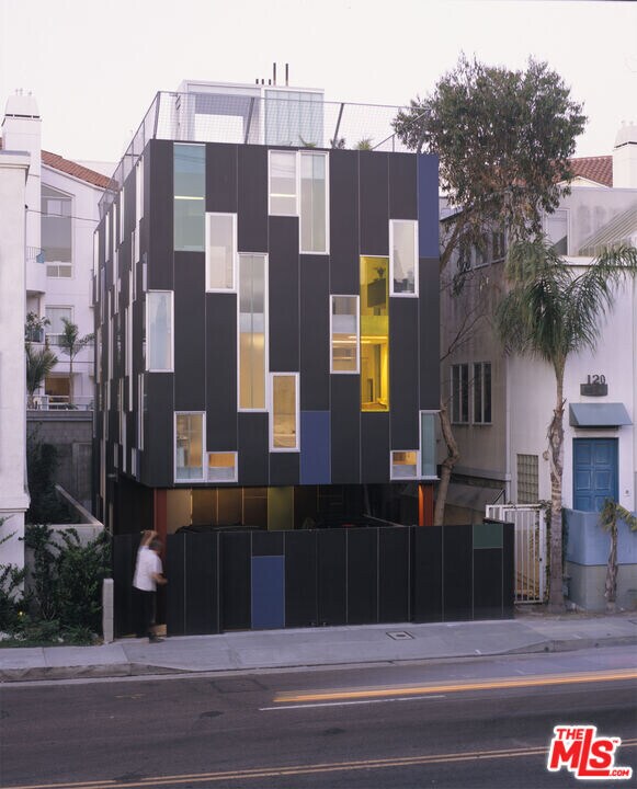 116 Pacific Ave in Los Angeles, CA - Building Photo