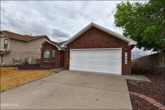 7089 Black Ridge Dr in El Paso, TX - Building Photo - Building Photo