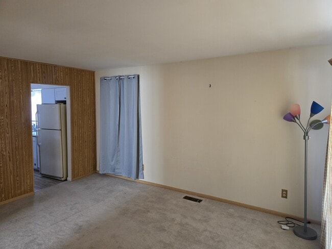 23065 Cayuga Ave in Hazel Park, MI - Building Photo - Building Photo