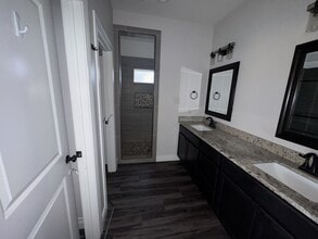 307 Blue Jay Loop in Victoria, TX - Building Photo - Building Photo