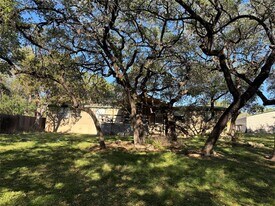1109 Hurst Creek Rd in Austin, TX - Building Photo