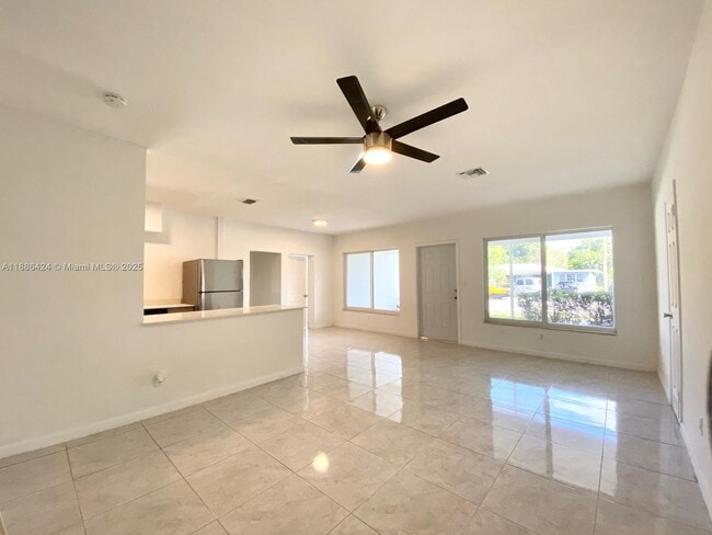 1317 NE 116th St in Miami, FL - Building Photo - Building Photo