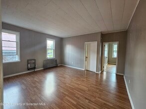 28 1/2 E Columbus Ave in Pittston, PA - Building Photo - Building Photo