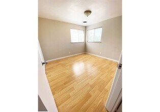 551 Lowell Ave in Cincinnati, OH - Foto de edificio - Building Photo