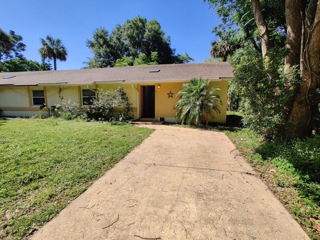 51 St Johanna Dr in Oviedo, FL - Building Photo - Building Photo