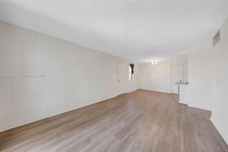 8701 SW 141st St, Unit F6 in Palmetto Bay, FL - Building Photo - Building Photo