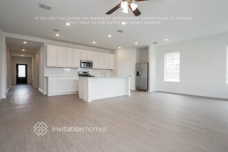345 Sedalia Trl in Justin, TX - Foto de edificio - Building Photo