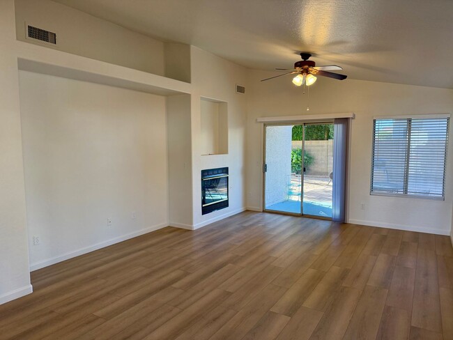 2815 E Harwell Rd in Gilbert, AZ - Building Photo - Building Photo