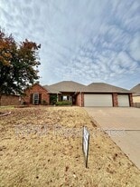 11917 Wickford Pl in Yukon, OK - Building Photo