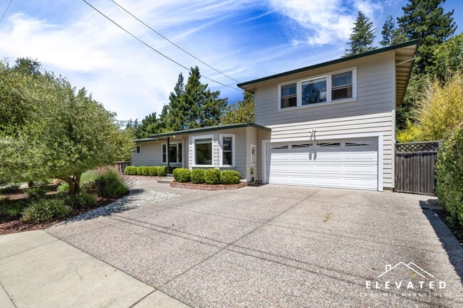 property at 935 Norlee St