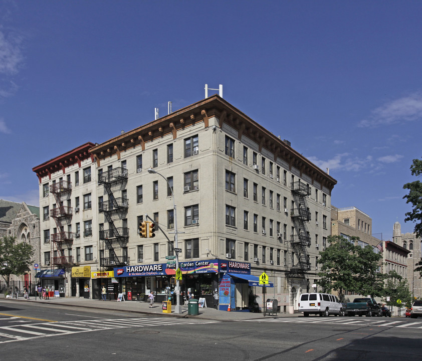 600 W 187th St in New York, NY - Building Photo