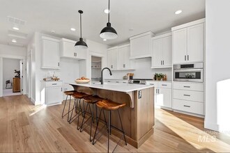 4630 W Riva Capri Ct in Meridian, ID - Building Photo - Building Photo