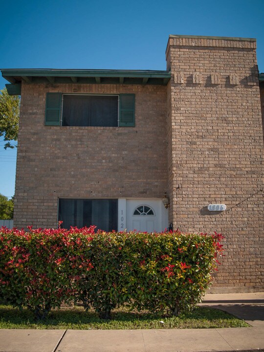 1801 Wooten Park Dr, Unit 101 in Austin, TX - Building Photo