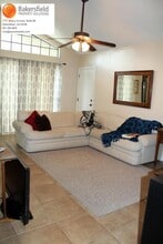 7213 Copper Creek Way in Bakersfield, CA - Building Photo - Building Photo