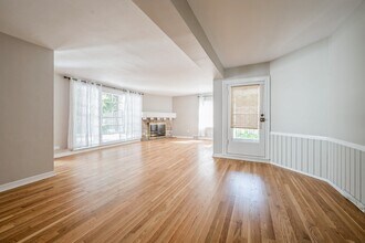 1578 McCraren Rd in Highland Park, IL - Building Photo - Building Photo