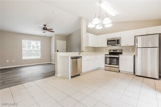 4585 Bathfeld Rd in North Port, FL - Building Photo - Building Photo