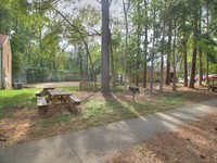 Beautiful 4, 5, and 6 Bedroom Duplexes!! in Chapel Hill, NC - Foto de edificio - Building Photo