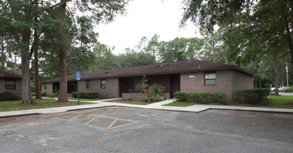 Pine Tree Apartments in Hilliard, FL - Building Photo - Building Photo