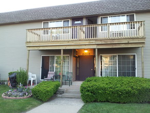 Apartment Homes of Wildwood Preserve in Oak Creek, WI - Foto de edificio - Building Photo