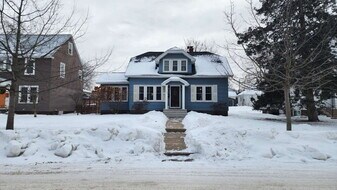 1409 Hogeboom Ave in Eau Claire, WI - Building Photo
