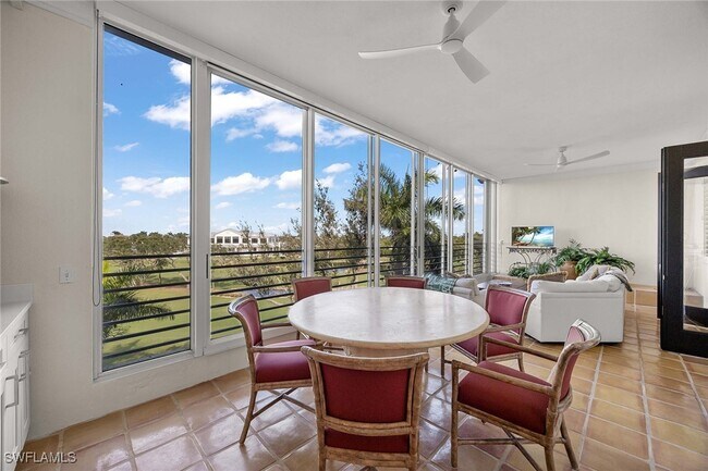 property at 828 Hideaway Cir E