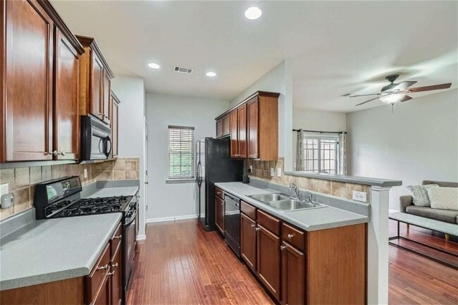 2296 Leicester Way SE in Atlanta, GA - Building Photo - Building Photo
