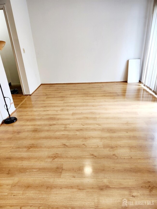 property at 6 Lincoln Ln
