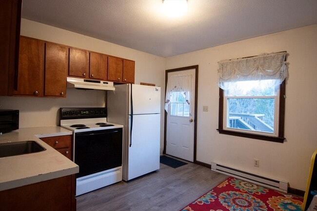 property at 29 Mountain Rd