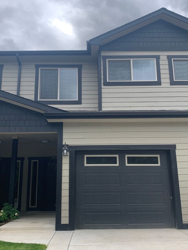 property at 1729 SE Kids Way