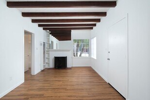 348 Rosemont St in San Diego, CA - Building Photo